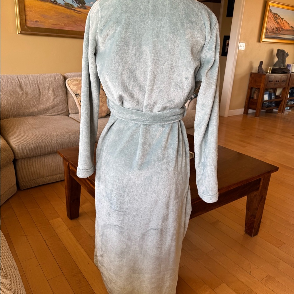 UGG Soft Blue Fleece Robe - Picture 4 of 10